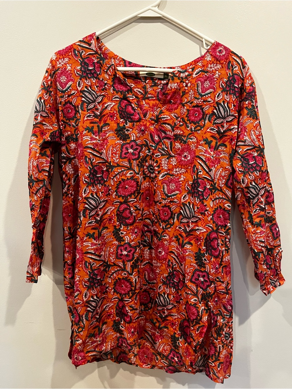 Dolma Women’s Floral V-Neck Long Sleeve Tunic